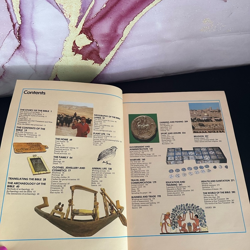 VINTAGE 1982 - NELSONS BIBLE ENCYCLOPEDIA FOR THE FAMILY HARDCOVER BOOK - Picture 5 of 10